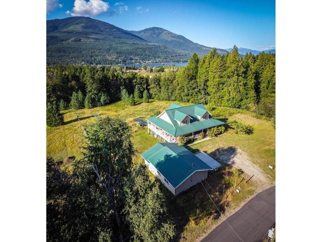 6291 Mill Creek Road, House detached with 4 bedrooms, 3 bathrooms and 10 parking in Central Kootenay E BC | Image 6
