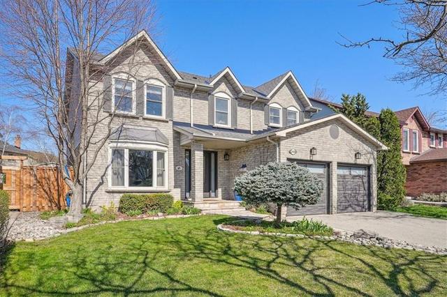 2426 Butternut Crescent, House detached with 4 bedrooms, 2 bathrooms and 2 parking in Burlington ON | Image 2