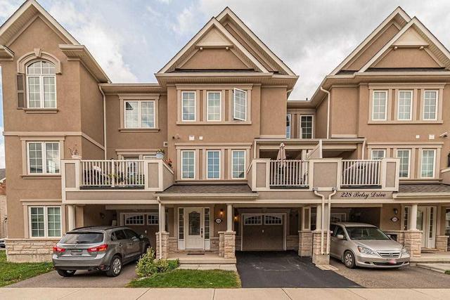 226 Betsy Dr, House attached with 3 bedrooms, 3 bathrooms and 2 parking in Oakville ON | Image 12