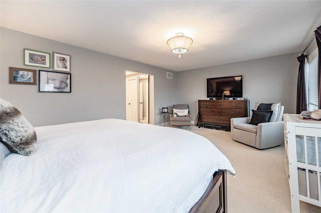 2331 Wuthering Heights Way, House attached with 3 bedrooms, 4 bathrooms and 4 parking in Oakville ON | Image 16