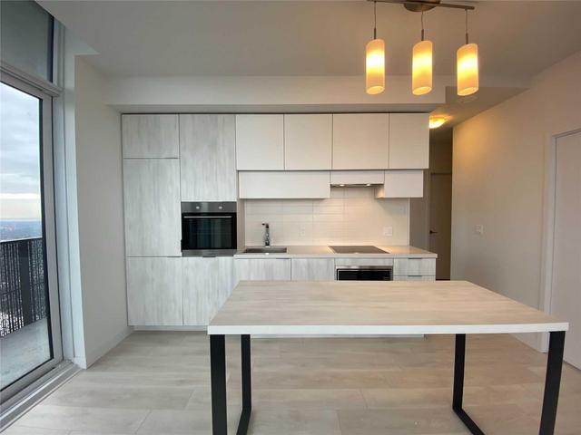 Ph 5807 - 8 Eglinton Ave, Condo with 2 bedrooms, 2 bathrooms and 1 parking in Toronto ON | Image 6