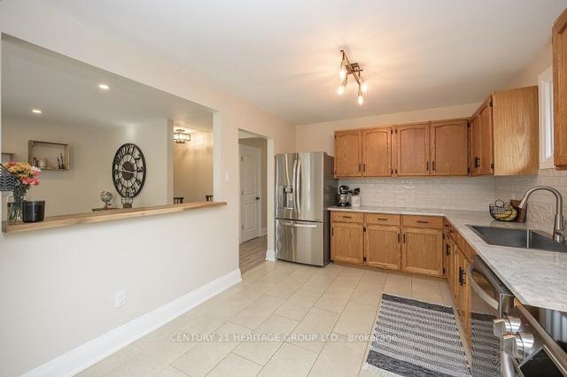 92 Sullivan Ave, House detached with 3 bedrooms, 2 bathrooms and 5 parking in Thorold ON | Image 4