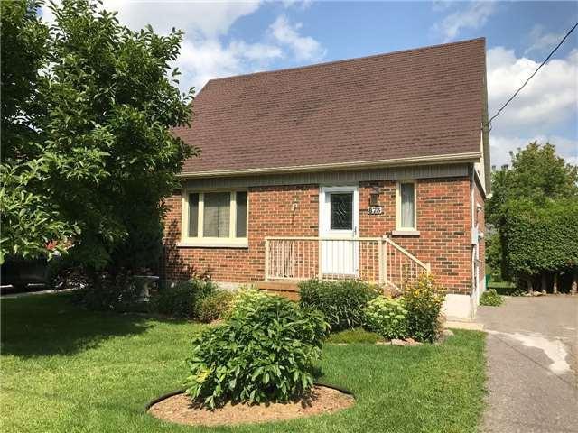 873 Masson St, House detached with 3 bedrooms, 1 bathrooms and 3 parking in Oshawa ON | Image 1