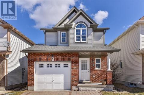 676 Wild Ginger Avenue, House detached with 3 bedrooms, 2 bathrooms and 3 parking in Waterloo ON | Card Image
