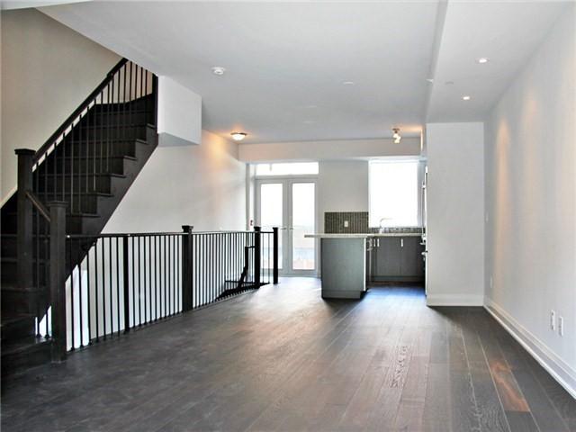 th17 - 215 Duplex Ave, Townhouse with 3 bedrooms, 4 bathrooms and 2 parking in Toronto ON | Image 3