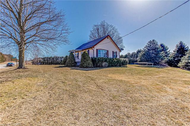 709 Hazen Road, House detached with 3 bedrooms, 1 bathrooms and null parking in Norfolk County ON | Image 2