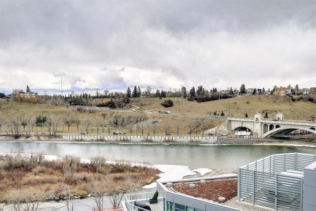 803, - 138 Waterfront Court Sw, Condo with 2 bedrooms, 2 bathrooms and 2 parking in Calgary AB | Card Image