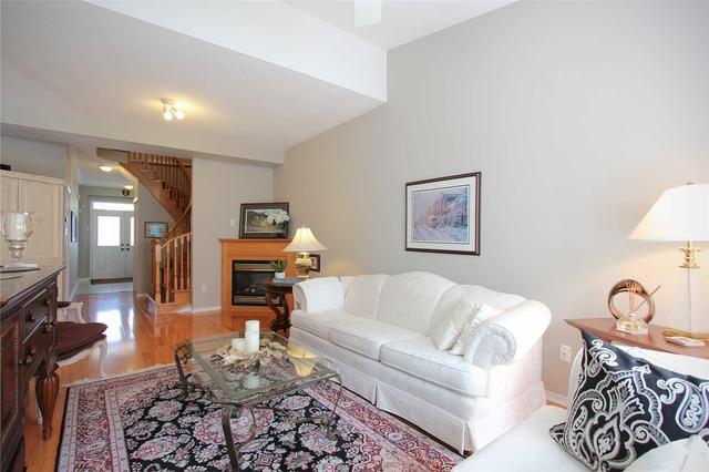 3892 Oland Dr, House detached with 3 bedrooms, 3 bathrooms and 2 parking in Mississauga ON | Image 4