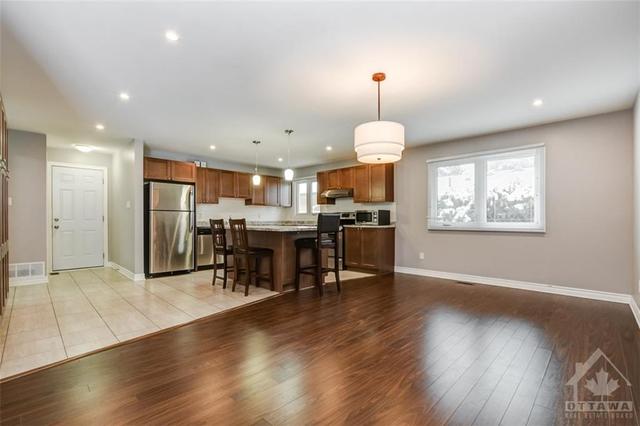 1468 Bortolotti Crescent, House detached with 4 bedrooms, 2 bathrooms and 6 parking in Ottawa ON | Image 10