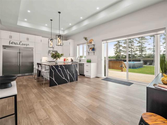 2166 10th Sideroad Sdrd, House detached with 4 bedrooms, 6 bathrooms and 17 parking in Bradford West Gwillimbury ON | Image 2