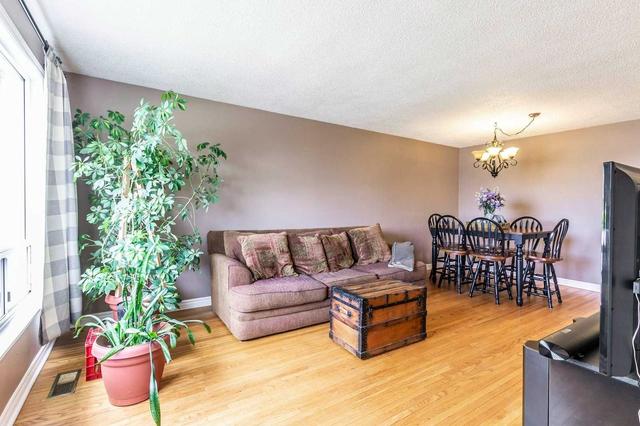 82 Raylawn Cres, House semidetached with 3 bedrooms, 1 bathrooms and 2 parking in Halton Hills ON | Image 14