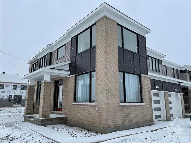 390 Cope Drive, Townhouse with 3 bedrooms, 3 bathrooms and 2 parking in Ottawa ON | Image 2