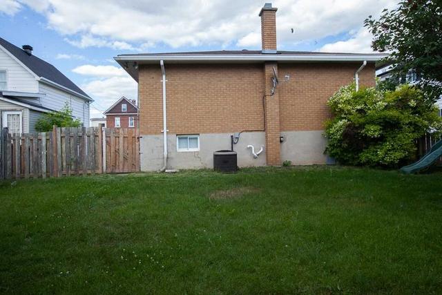 30 Merrick St, House detached with 3 bedrooms, 2 bathrooms and 3 parking in Smiths Falls ON | Image 20