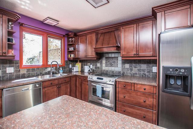 100 Haliburton Crescent, House detached with 4 bedrooms, 3 bathrooms and 2 parking in Red Deer AB | Image 11