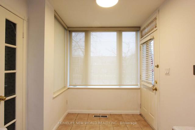 319 Grandview Way, Townhouse with 2 bedrooms, 2 bathrooms and 1 parking in Toronto ON | Image 5