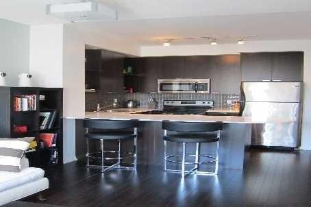 02 - 35 Hayden St, Condo with 1 bedrooms, 1 bathrooms and null parking in Toronto ON | Image 6