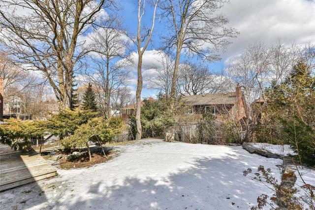 111 Bannatyne Dr, House detached with 5 bedrooms, 3 bathrooms and 4 parking in Toronto ON | Image 13
