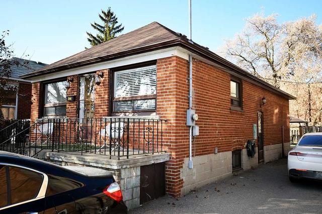 222 William St, House detached with 3 bedrooms, 2 bathrooms and 5 parking in Toronto ON | Image 2