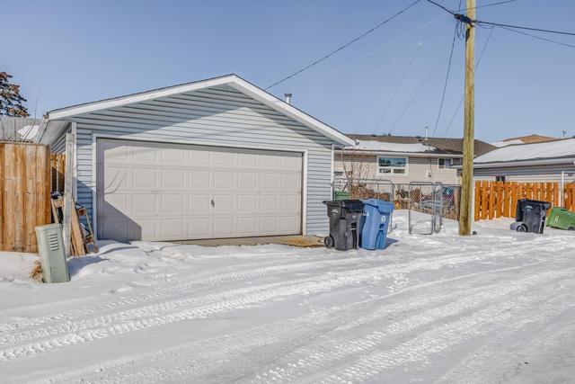359 Penworth Way Se, House detached with 4 bedrooms, 2 bathrooms and 2 parking in Calgary AB | Image 27