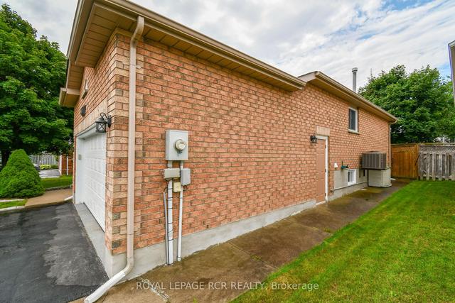 30 Marsellus Dr, House detached with 3 bedrooms, 2 bathrooms and 4 parking in Barrie ON | Image 24