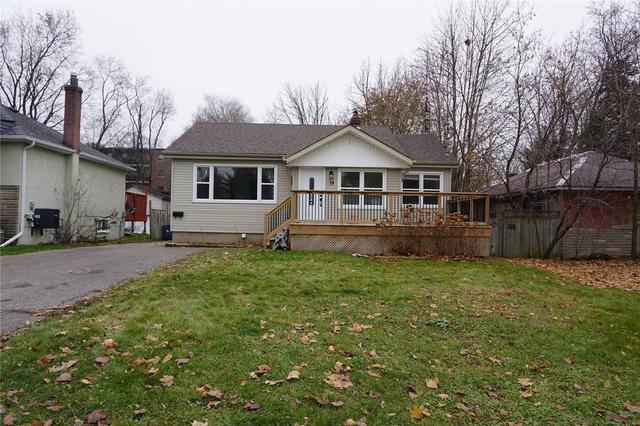 29 Lincoln St, House detached with 3 bedrooms, 2 bathrooms and 3 parking in Ajax ON | Image 1