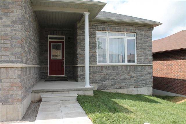 68 Maria St, House detached with 2 bedrooms, 3 bathrooms and 2 parking in Penetanguishene ON | Image 4