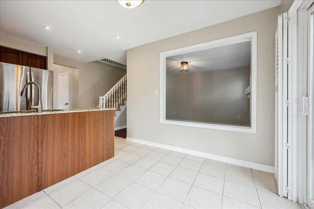 2237 Baronwood Dr, House attached with 3 bedrooms, 3 bathrooms and 2 parking in Oakville ON | Image 7
