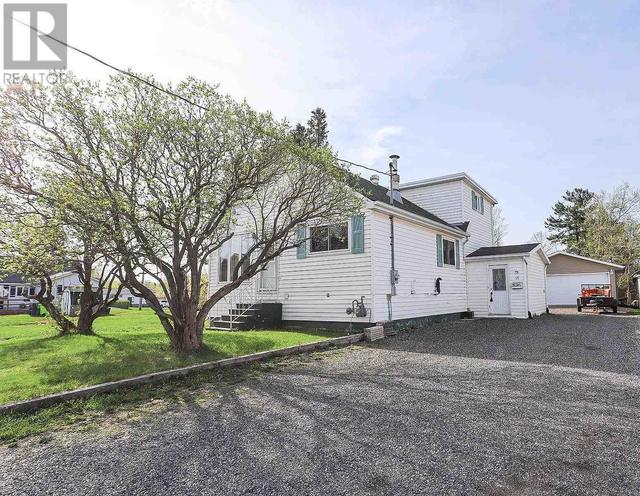 15 Fairview Ave, House detached with 4 bedrooms, 3 bathrooms and null parking in Sault Ste. Marie ON | Card Image