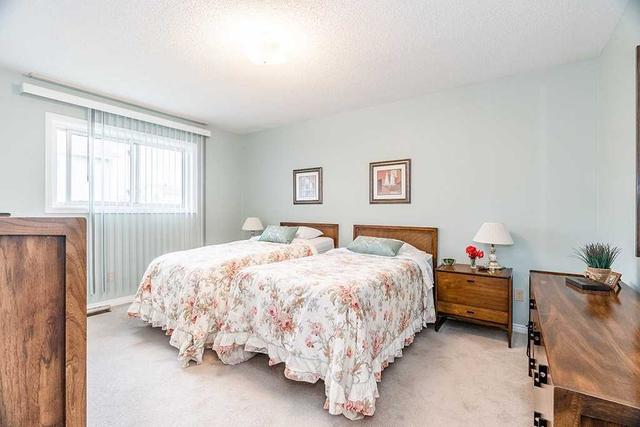 57 Buchanan St, House detached with 3 bedrooms, 2 bathrooms and 4 parking in Barrie ON | Image 8