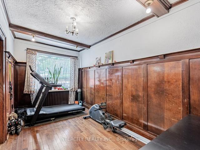 111 Alberta Ave, House detached with 8 bedrooms, 4 bathrooms and 5 parking in Toronto ON | Image 5