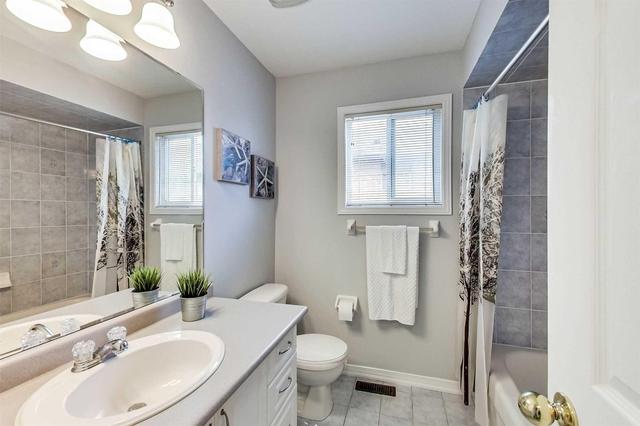 1140 Charlton Way, House semidetached with 3 bedrooms, 3 bathrooms and 1 parking in Milton ON | Image 17