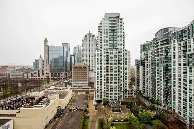 1608 - 18 Hollywood Ave, Condo with 2 bedrooms, 2 bathrooms and 1 parking in Toronto ON | Image 32