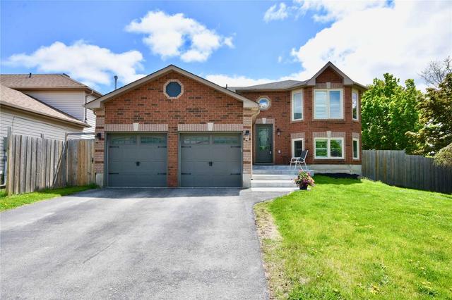 13 Columbia Rd, House detached with 3 bedrooms, 2 bathrooms and 6 parking in Barrie ON | Image 1