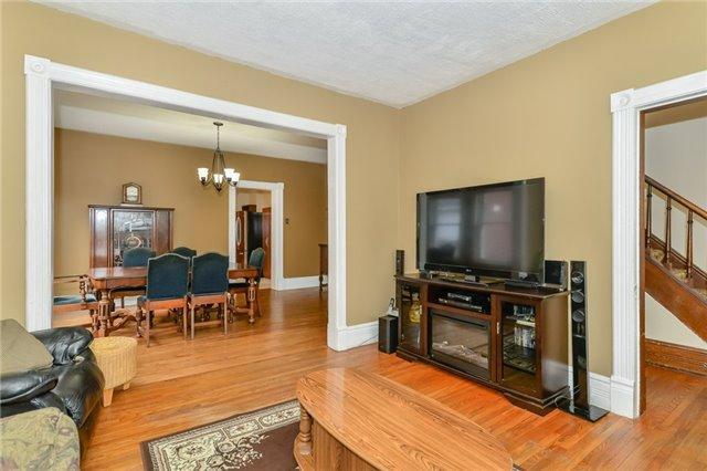 62 Kirkland St, House detached with 4 bedrooms, 2 bathrooms and 3 parking in Guelph ON | Image 8