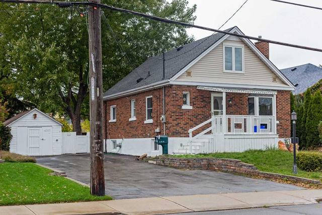 104 Rosedale Ave, House detached with 1 bedrooms, 2 bathrooms and 5 parking in Hamilton ON | Card Image