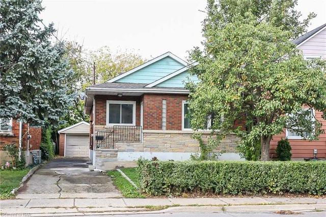 261 Vine St, House detached with 3 bedrooms, 2 bathrooms and 4 parking in St. Catharines ON | Card Image