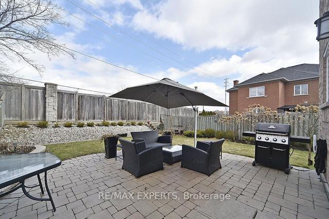 112 Royal Appian Cres, House attached with 3 bedrooms, 4 bathrooms and 5 parking in Vaughan ON | Image 31
