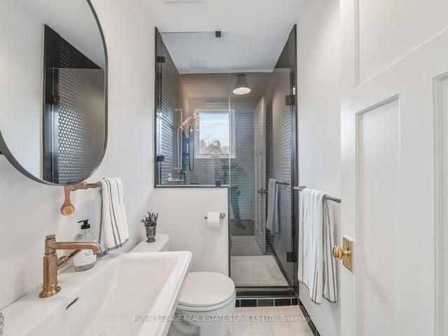 115 Sherwood Ave, House semidetached with 4 bedrooms, 5 bathrooms and 2 parking in Toronto ON | Image 22