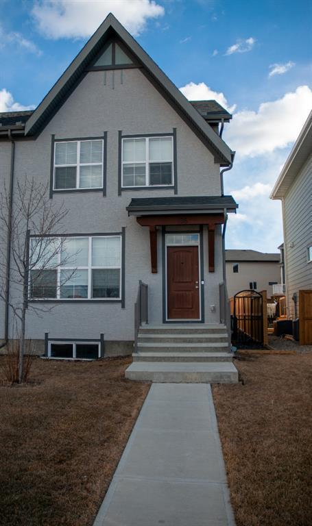135 Masters Square Se, House semidetached with 3 bedrooms, 2 bathrooms and 2 parking in Calgary AB | Card Image
