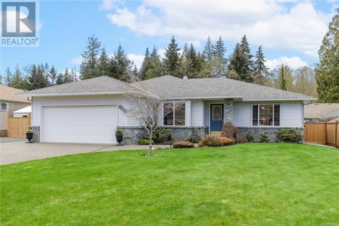 785 Chestnut St, House detached with 3 bedrooms, 2 bathrooms and 4 parking in Qualicum Beach BC | Card Image