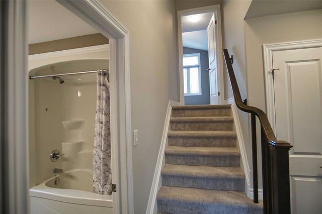 1213 Uppers Lane, House detached with 3 bedrooms, 3 bathrooms and 6 parking in Thorold ON | Image 10
