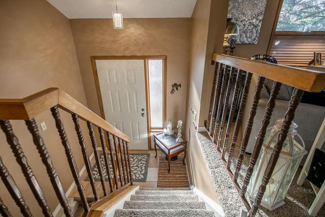 904 Red Crow Boulevard W, House detached with 4 bedrooms, 2 bathrooms and 2 parking in Lethbridge AB | Image 4