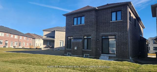 106 Ferragine Cres, House detached with 4 bedrooms, 4 bathrooms and 4 parking in Bradford West Gwillimbury ON | Image 27