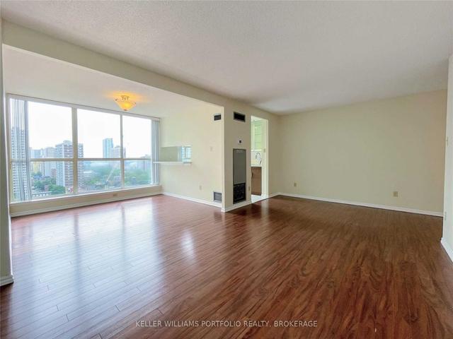 1802 - 1055 Bay St, Condo with 2 bedrooms, 2 bathrooms and 2 parking in Toronto ON | Image 10