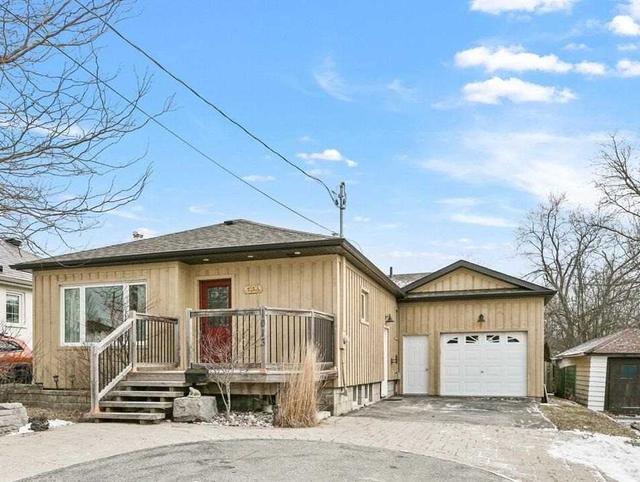 1013 Centre St S, House detached with 3 bedrooms, 2 bathrooms and 6 parking in Whitby ON | Image 1