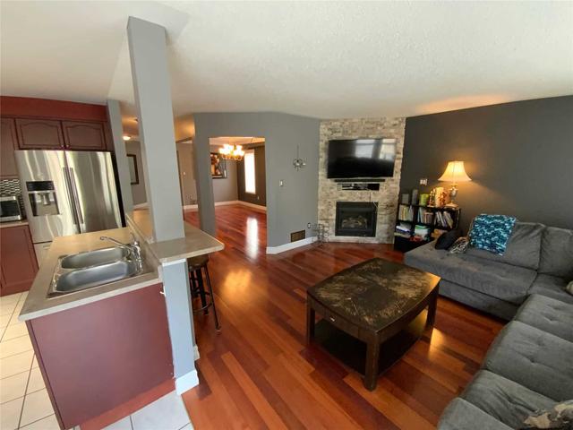 654 Blythwood Sq, House detached with 4 bedrooms, 3 bathrooms and 5 parking in Oshawa ON | Image 19