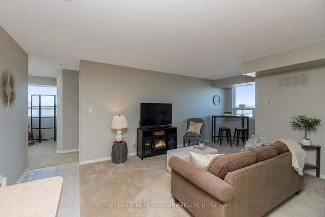 506 - 32 Tannery St, Condo with 2 bedrooms, 2 bathrooms and 2 parking in Mississauga ON | Image 3