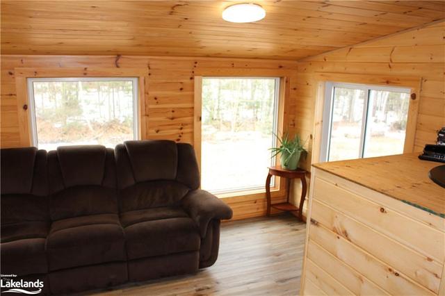 9828 Highway 118, House detached with 1 bedrooms, 1 bathrooms and 9 parking in Algonquin Highlands ON | Image 6