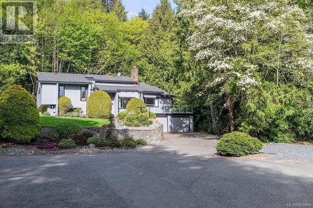5095 Catalina Terr, House detached with 4 bedrooms, 3 bathrooms and 6 parking in Saanich BC | Image 3