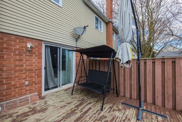 39 Frost Dr, House semidetached with 3 bedrooms, 4 bathrooms and 3 parking in Whitby ON | Image 19